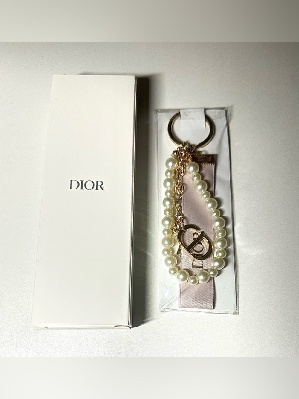 Dior Pearl Key Chain and Bag Cham with Pink Ribbon NWB GWP - Picture 6 of 7